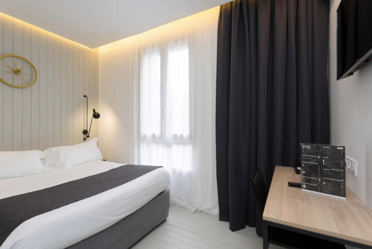 Atypik Hotel Clichy Eksteriør billede